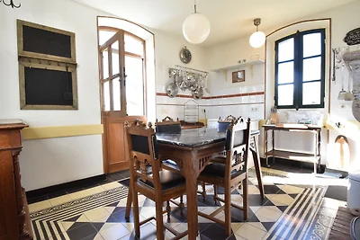 Gemütliches Ferienhaus in Montaron mit Garten