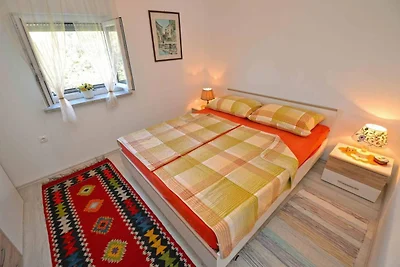 Ruim appartement in Murter