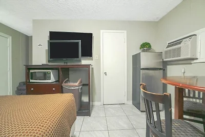 Cape Coral FL | King bed