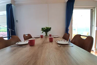 Spazioso chalet con giardino a Garderen