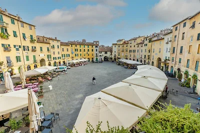 Wohnung in Lucca mit Piazza-Blick
