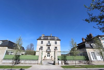 Traditionelles Schloss in Bar-sur-Seine in...