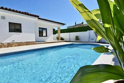3 Schlafzimmer Villa an der Costa Brava