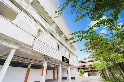 Super Hotel O Vazhakkala