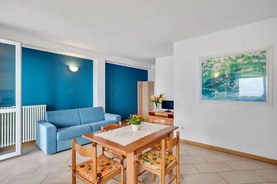 Moderno appartamento a Vercana con jacuzzi