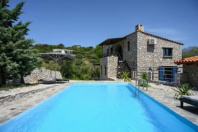 Villa - eingezäunt Rozare