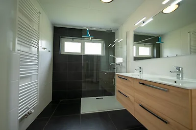 Neu gestalteter Bungalow, in der Nähe des Hun...