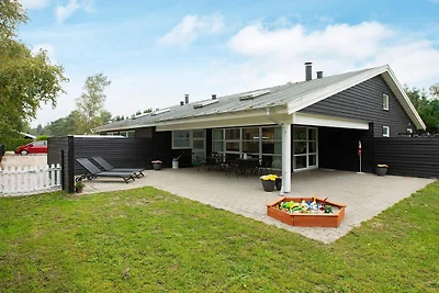 12 Personen Ferienhaus in Væggerløse-By Traum