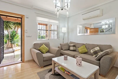 Moderna casa vacanze a Valencia con piscina
