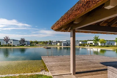 Modernes Apartment mit Swimmingpool