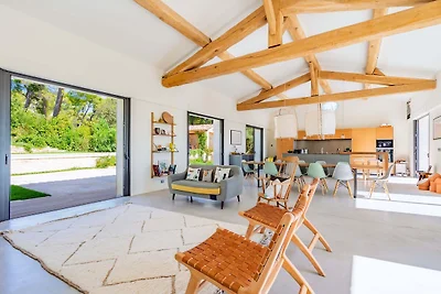 Villa met zwembad vlakbij Golf de Manville
