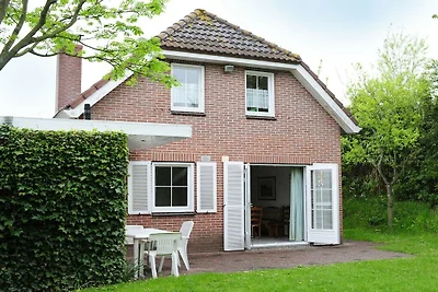 Holiday house in Ouddorp with Swimming Pool