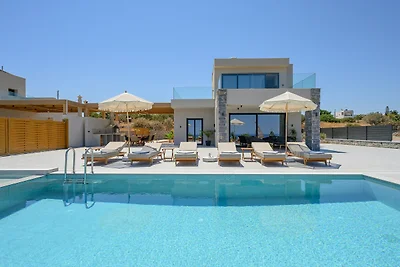 Villa a Heraklion con vista sulle montagne