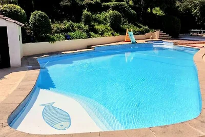 Villa a Hyères con accesso alla piscina...
