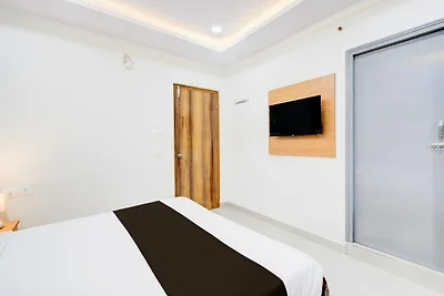 Soggiorni eleganti a Lanco Hills Gachibowli
