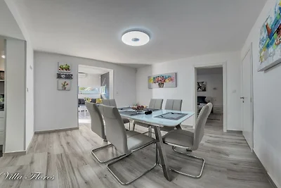 Villa in Marcana mit Schwimmbecken