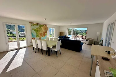 Villa l'Esquirrol mit Aussicht und...