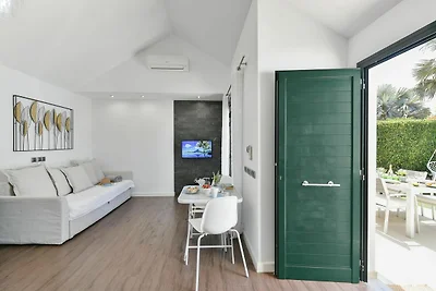 Zentraler Bungalow mit Gemeinschaftspool in...