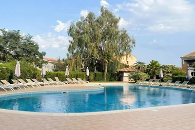 Comfortable Seaview Stay for 8