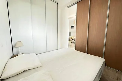 Apartment in Le Chabian in Strandnähe