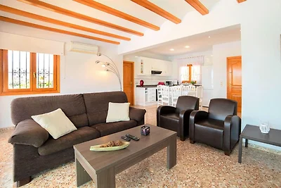 Belvilla di OYO El Chalet de Lucםa