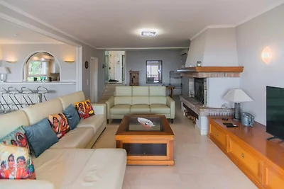 Villa in Roses mit Gemeinschaftspool Bliss