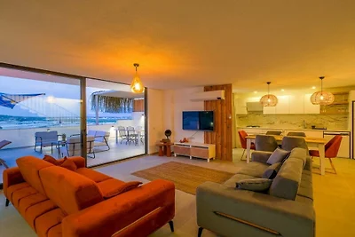 Villa in Kalkan mit Schwimmbecken