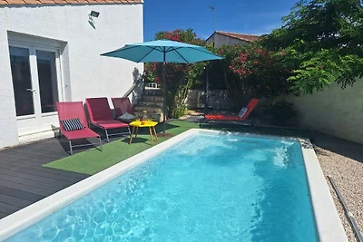 Vakantiehuis in Vias met zwembad