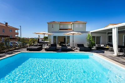 Villa in Pakostane mit privatem Pool