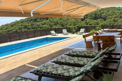 Villa Coral - Four bedroom villa with pool