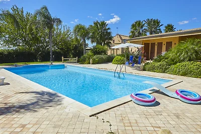 Villa mit Swimmingpool
