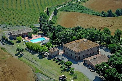 Bauernhaus mit Schwimmbad und Klimaanlage