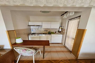 Monolocale ben posizionato a Tribunj