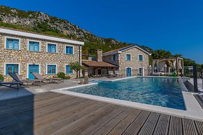 Villa in Crikvenica mit Schwimmbecken