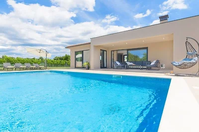 Villa in Svetvinčenat mit Schwimmbecken