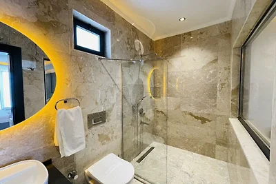 Villa in Kalkan mit Schwimmbecken