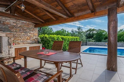 Ferienhaus in Trget mit Schwimmbecken