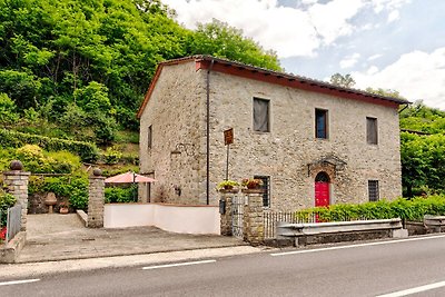 Gelassenes Ferienhaus mit privatem Pool