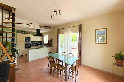 Villa in St Denis mit Pool und Blick auf die...