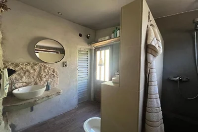 Two Bedroom Holiday Holiday Home with Patio a...