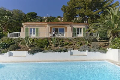 Villa a Les Issambres con piscina