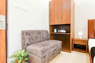 Super Townhouse Kaikhali vicino all'aeroporto