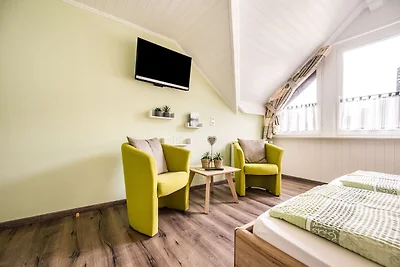 Aangenaam vakantiehuis in Ernst met balkon