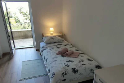 Elegant Lovran Apartment with Garden - Two Be...