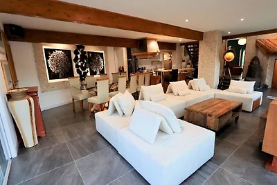 Luxuriöse Villa mit privatem Spa in...