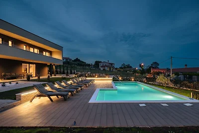 Luxuriöse Villa mit Pool in Sveti Bartul
