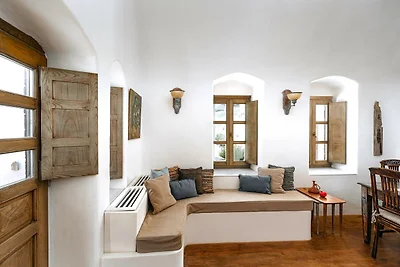 Historische villa met grotzwembad en uitzicht...