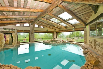 Lussuosa villa a Guardea con spa privata