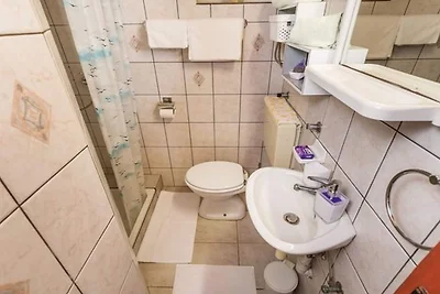 Charming One Bedroom Apartment Povljana - One...