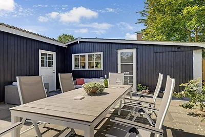 Ferienhaus in Hjørring im Innenhof